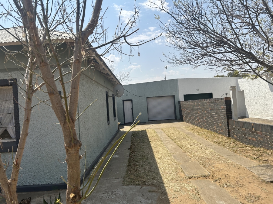 3 Bedroom Property for Sale in Vierfontein Free State
